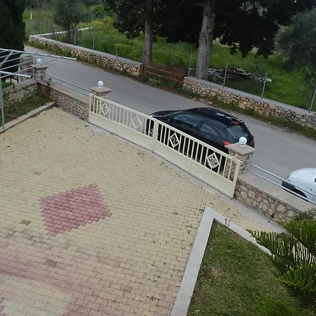 Apartament Mel's *